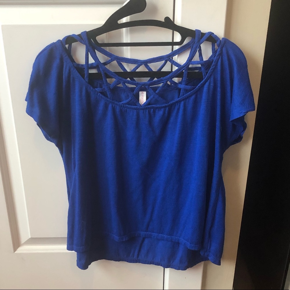 Eyelet top